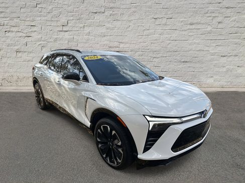 Used 2024 Chevrolet Blazer EV RS AWD/4WD image 3