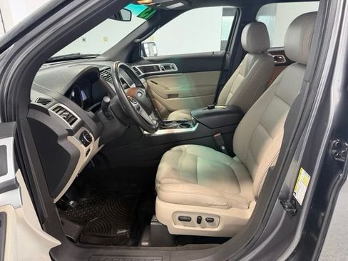 Used 2013 Ford Explorer XLT FWD image 10