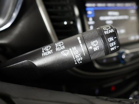 Used 2018 Chevrolet Trax LT w/ Sun & Sound Package image 37