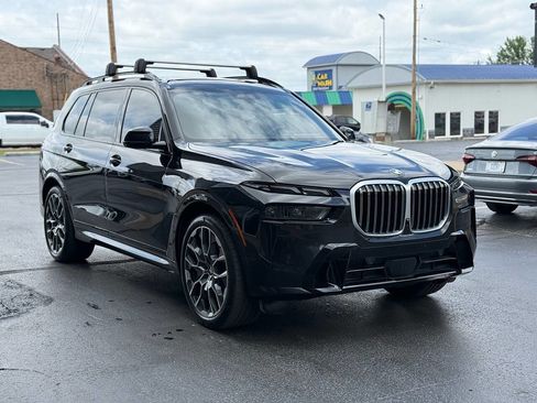 Used 2023 BMW X7 xDrive40i w/ M Sport Package AWD/4WD image 3