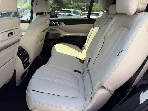 Certified 2025 BMW X7 M60i AWD/4WD image 30