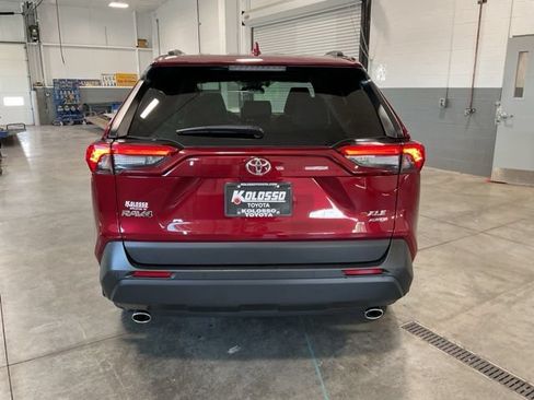 Used 2023 Toyota RAV4 XLE Premium AWD/4WD image 5