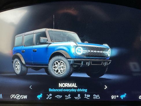 Used 2025 Ford Bronco Badlands AWD/4WD image 46