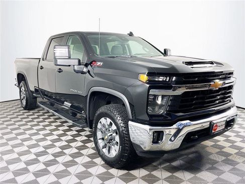 Used 2025 Chevrolet Silverado 2500 LT w/ Safety Package image 1