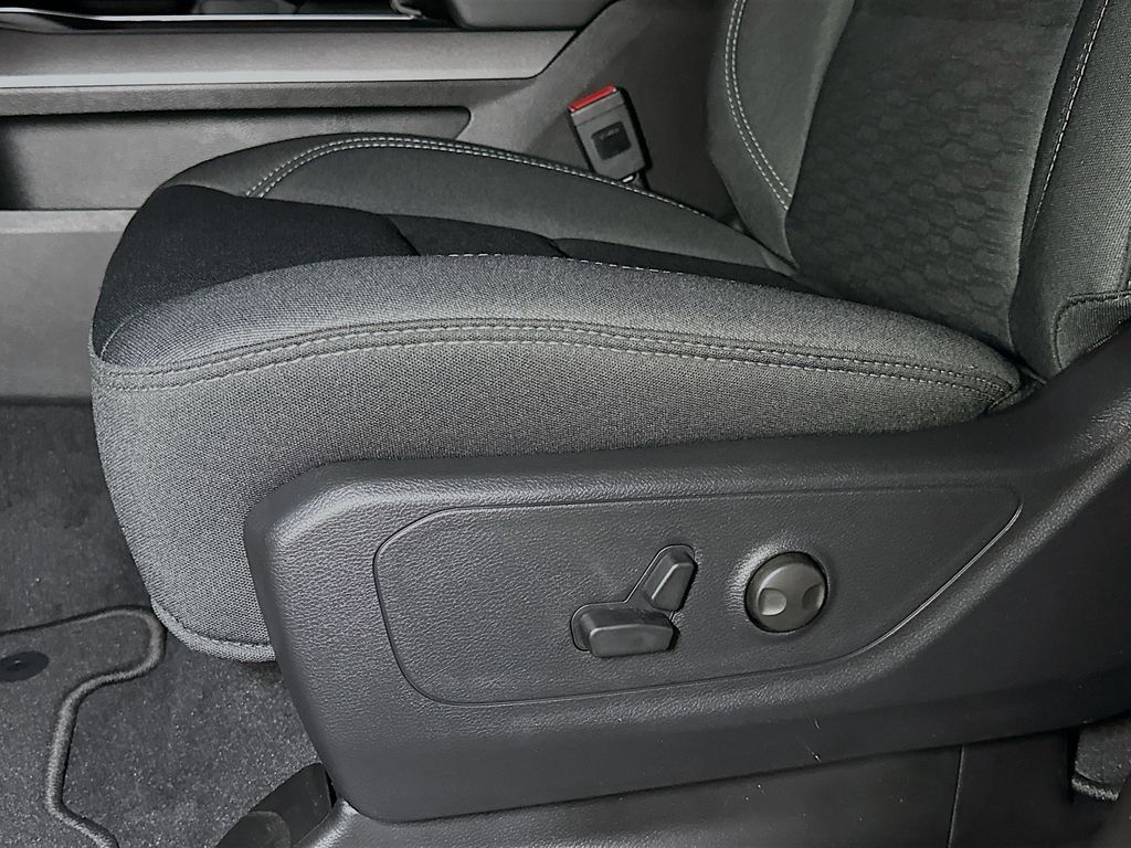 New 2026 RAM 1500 Big Horn AWD/4WD image 13