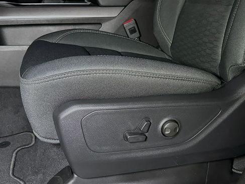 New 2026 RAM 1500 4x4 Crew Cab image 13
