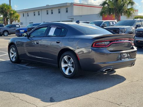 Used 2016 Dodge Charger SXT RWD image 5
