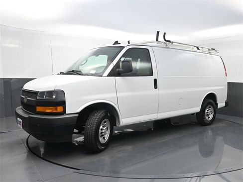 Used 2020 Chevrolet Express 2500 Work Van w/ Driver Convenience Package image 18