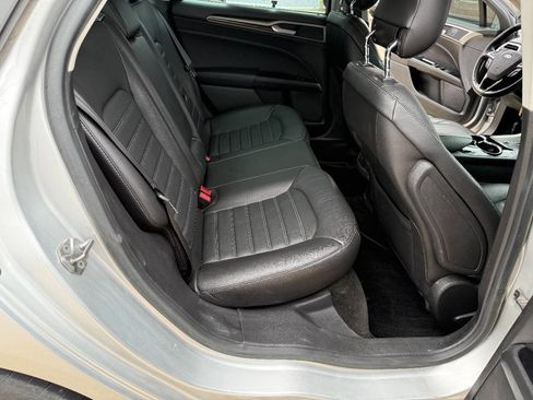 Used 2014 Ford Fusion SE w/ Equipment Group 202A image 13