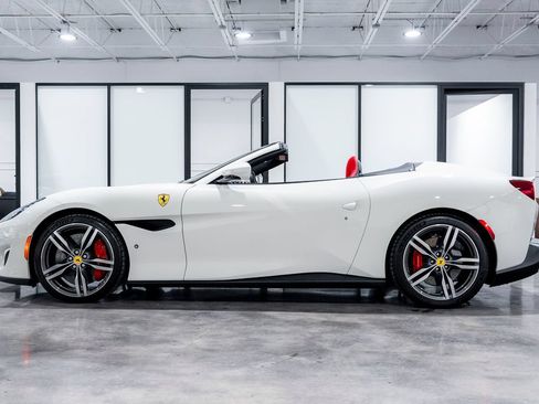 Used 2020 Ferrari Portofino RWD image 91