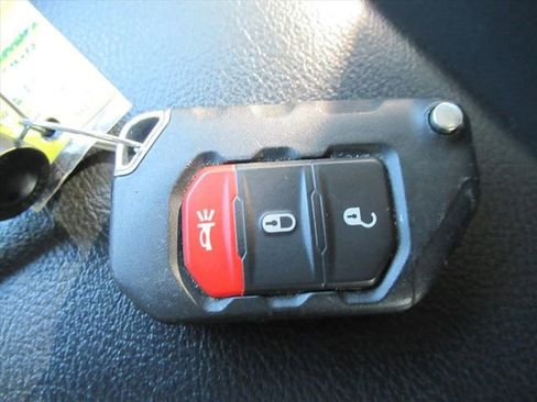 Used 2020 Jeep Wrangler Sport AWD/4WD image 29