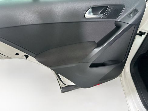 Used 2012 Volkswagen Tiguan S FWD image 23