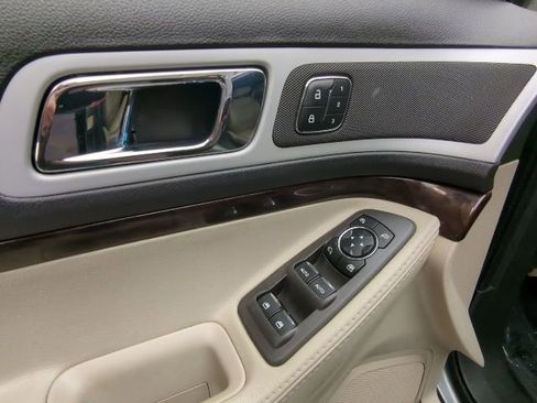 Used 2014 Ford Explorer Limited image 24