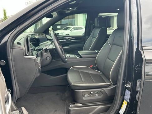 Certified 2024 Cadillac Escalade Sport w/ LPO, ONYX Package AWD/4WD image 22