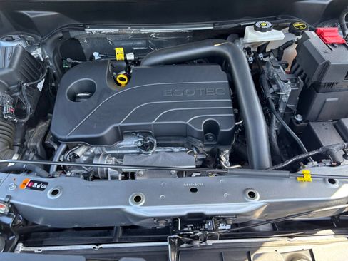 Used 2025 Chevrolet Equinox LT FWD image 33
