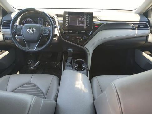 Used 2022 Toyota Camry SE image 14