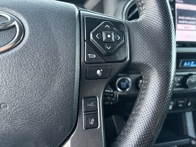Used 2022 Toyota Tacoma TRD Off-Road AWD/4WD image 25
