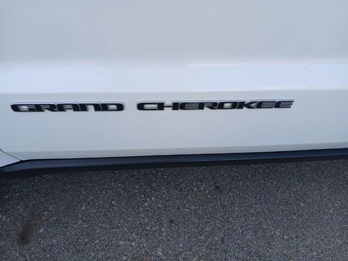 Used 2021 Jeep Grand Cherokee Limited w/ Premium Lighting Group image 11