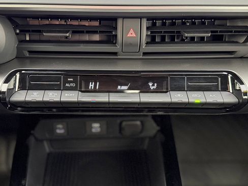 Used 2024 Toyota Prius LE image 15