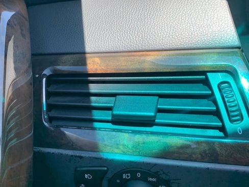 Used 2004 BMW 525i Sedan image 23