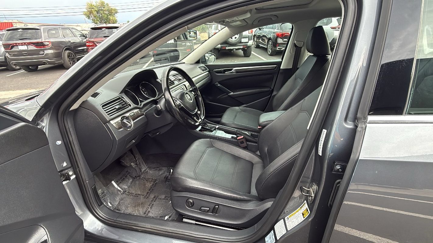Used 2018 Volkswagen Passat 2.0T SE FWD image 10