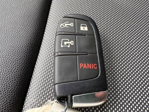 Used 2025 RAM ProMaster 2500 w/ Convenience Group FWD image 19