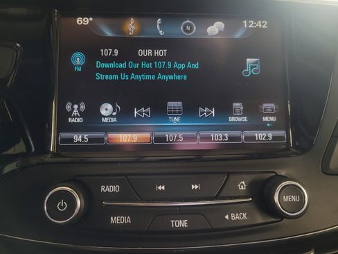 Used 2019 Buick Envision Essence AWD/4WD image 25