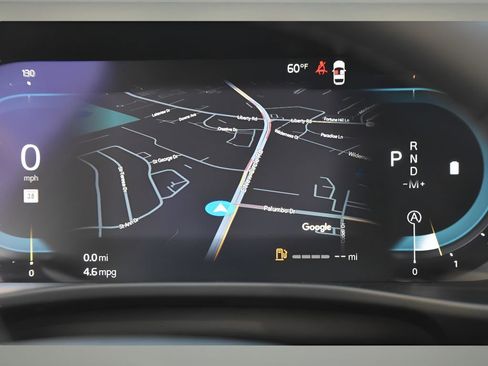 Certified 2025 Volvo XC40 B5 Plus w/ Protection Package Premier image 17