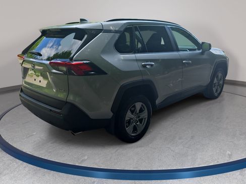 Used 2025 Toyota RAV4 XLE FWD image 5