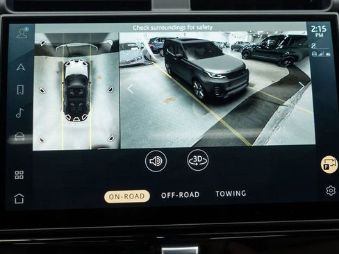 Used 2024 Land Rover Discovery Dynamic SE image 31