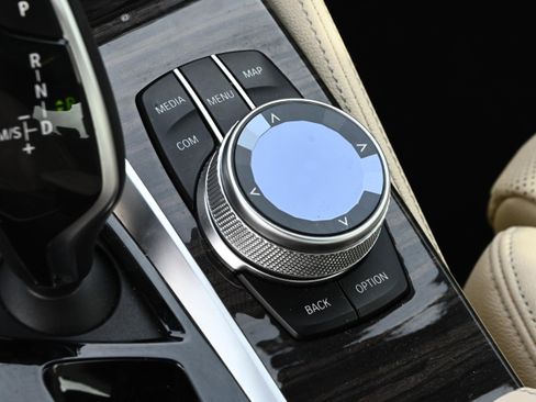 Certified 2022 BMW 530i 530i w/ M Sport Package image 20