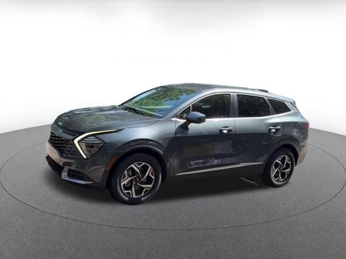 Used 2025 Kia Sportage LX FWD image 8