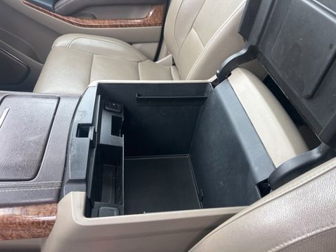 Used 2017 Chevrolet Suburban Premier image 34