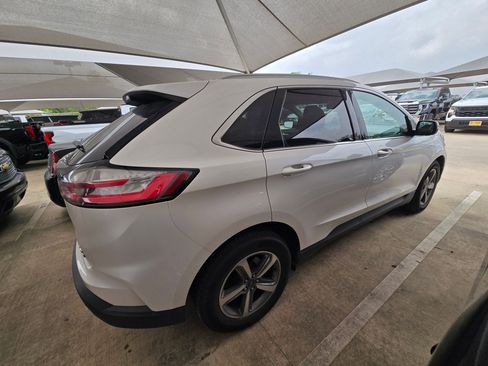 Used 2019 Ford Edge SEL w/ Equipment Group 201A FWD image 9