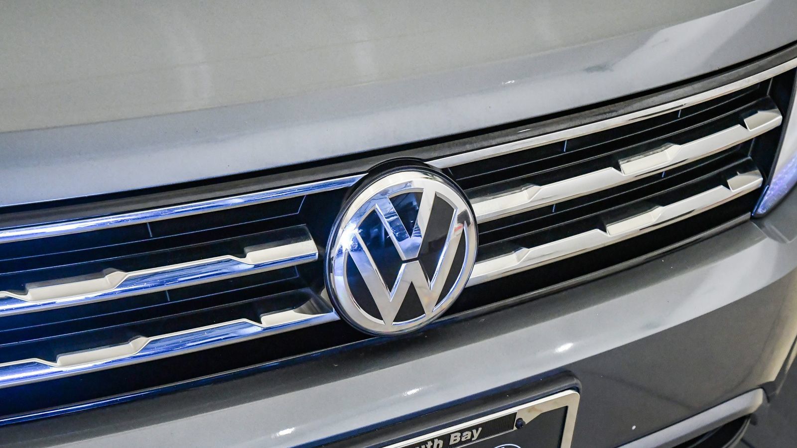 Used 2020 Volkswagen Tiguan SE FWD image 7