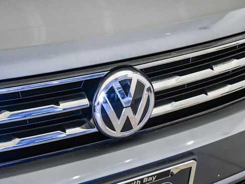 Used 2020 Volkswagen Tiguan SE FWD image 7