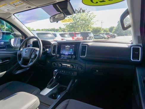 Used 2023 Nissan Frontier SV w/ SV Convenience Package AWD/4WD image 14
