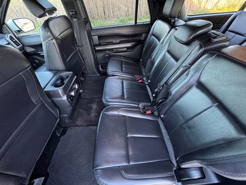 Used 2021 Ford Expedition Max XLT image 28