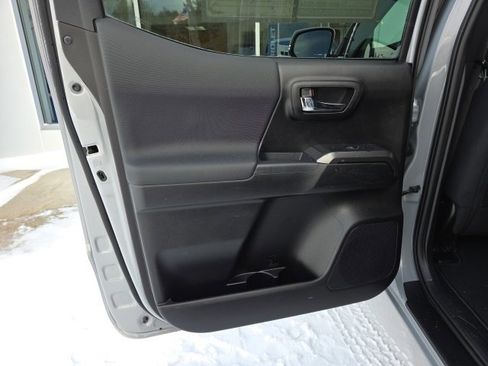 Used 2021 Toyota Tacoma TRD Off-Road image 40