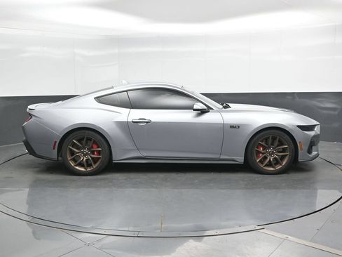 Used 2025 Ford Mustang GT Premium RWD image 3