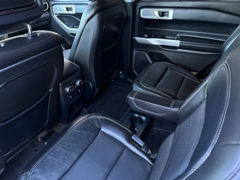 Used 2020 Ford Explorer Limited w/ Class III Trailer Tow Package image 11