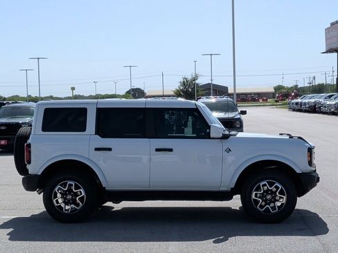 New 2026 Ford Bronco Outer Banks AWD/4WD image 9