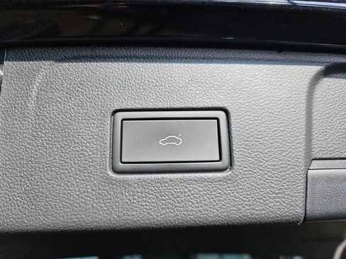 Used 2021 Volkswagen Atlas SEL R-Line image 15