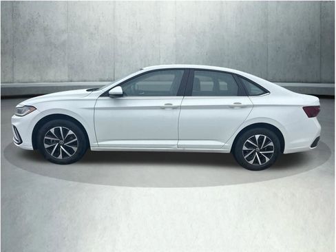 Used 2025 Volkswagen Jetta S image 2