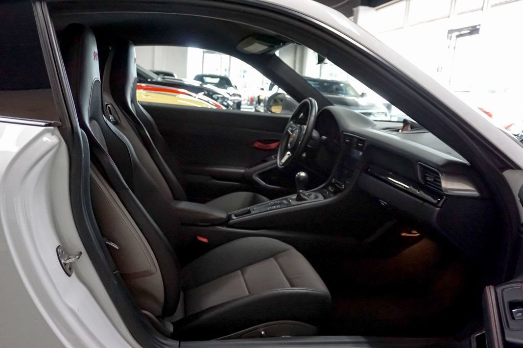 Used 2018 Porsche 911 Carrera image 36