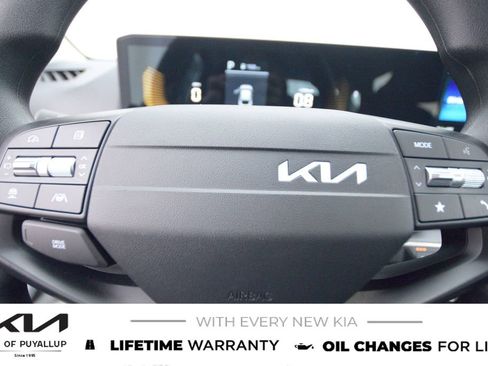 New 2025 Kia K4 LXS image 26