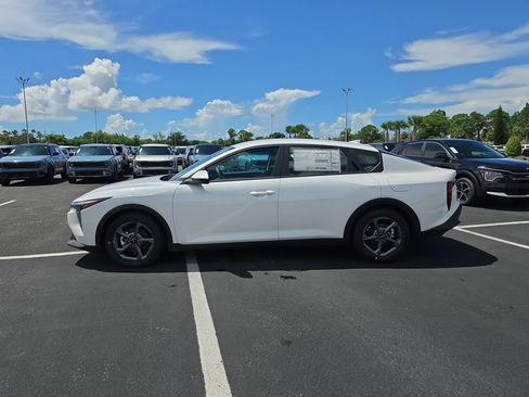 New 2026 Kia K4 FWD image 5