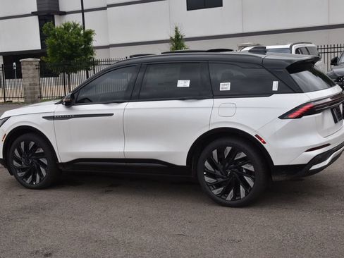 New 2026 Lincoln Nautilus Reserve w/ Jet Appearance Package AWD/4WD image 17