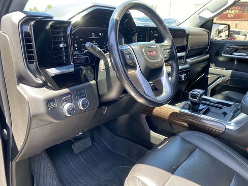 Used 2023 GMC Sierra 1500 Elevation w/ Elevation Premium Package AWD/4WD image 10