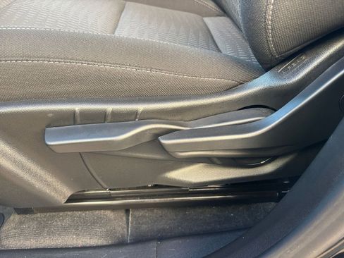 Used 2025 Chevrolet Equinox LT image 23